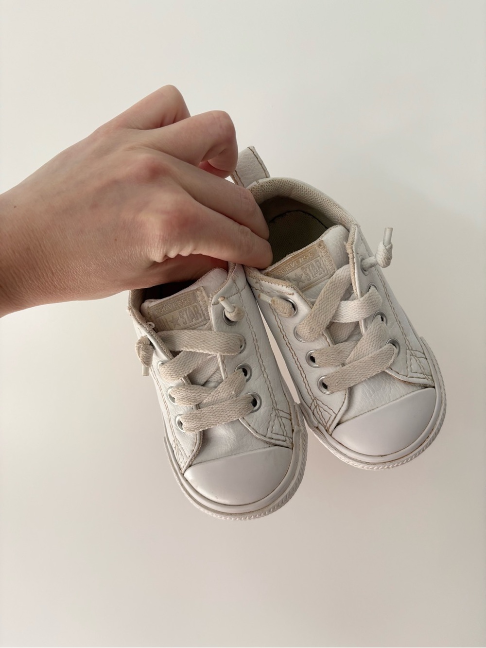 Converse All Star White Low Top Sneaker 
Size 5c